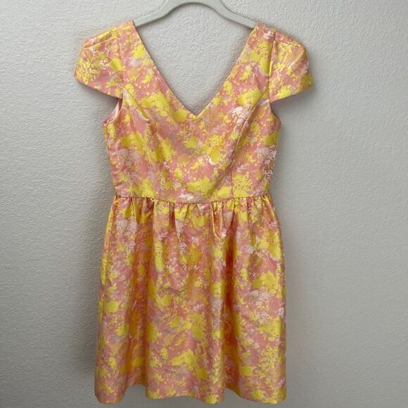 Minuet Floral Preppy Cap Sleeve Dress size Medium - Picture 1 of 10